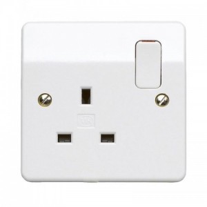 MK Electric K2757WHI Logic Plus White Moulded 1 Gang Double Pole Switched Socket With Dual Earth 13A