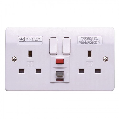 MK Electric K6233WHI Logic Plus White Moulded 2 Gang Single Pole Latching (Passive) RCD Switched Socket 13A 30mA