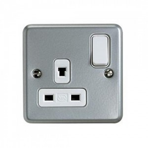 MK Electric K1247ALM Metalclad Plus Aluminium 1 Gang Switched DP Clean Earth Socket Non Standard 13A
