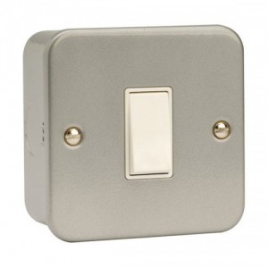 Scolmore CL010 Essentials Metalclad 1 Gang 1 Way Plateswitch With Mounting Box 10A