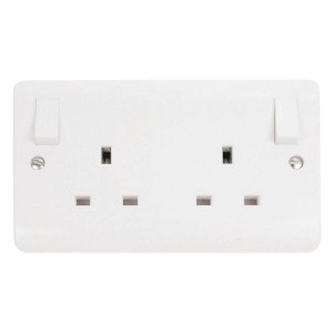 Click CMA836 Mode White Moulded 2 Gang Double Pole Switched Socket With Outboard Rockers 13A