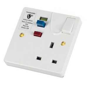Timeguard RCD01WAVN Valiance+ White 1 Gang Non-Latching (Active) RCD Protected Switchsocket With Dual Flag RCD Technology, Manual Rest & Test Button