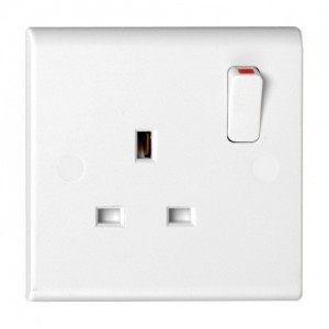 Deta S1207SDP Slimline White Moulded 1 Gang Double Pole Switched Socket 13A
