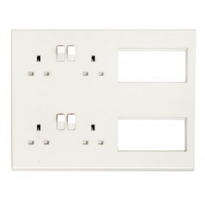 Deta S1985 Slimline White Moulded White Moulded Multimedia Lounge Plate With 2 x 2 Gang 13A Switched Sockets & 2 x 4 Euro Module Aperture