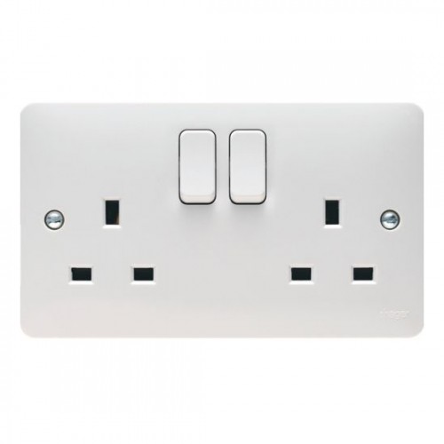 Hager WMSS82 Sollysta White Moulded 2 Gang Double Pole Switched Socket With Dual Earth 13A