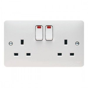 Hager WMSS82N Sollysta White Moulded 2 Gang Double Pole Switched Socket With Dual Earth & Neons 13A