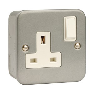 Scolmore CL035 Essentials Metalclad 1 Gang Double Pole Switched Socket With Mounting Box 13A