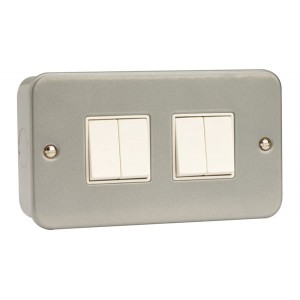 Scolmore CL019 Essentials Metalclad 4 Gang 2 Way Plateswitch With Mounting Box 10A