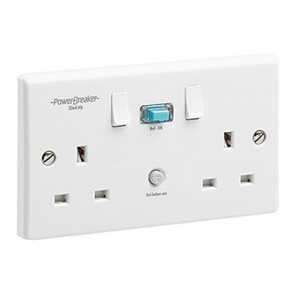 Greenbrook Electrical K22WPAAN10-C PowerBreaker White Moulded 2 Gang Type A Non-Latching Active) RCD Switched Socket 13A 10mA