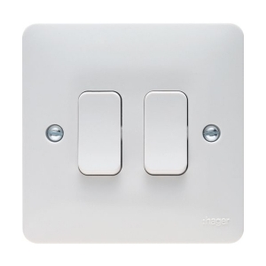Hager WMPS22 Sollysta White Moulded 2 Gang 2 Way Plateswitch 10AX