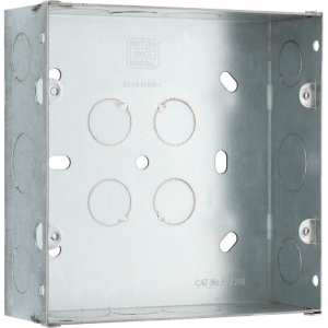 BG Electrical HGS68 Steel Double Flush 6 or 8 Module Grid Mounting Box With Multiple Knockouts Height: 134mm | Width: 134mm | Depth: 48mm