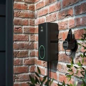 Evec VEC03 Black 7kW 32A 1Ph Tethered Type2 Smart EV Wall Charger With Bluetooth + Wi-Fi & 5m Type 2 Lead + Plug IP54 Black