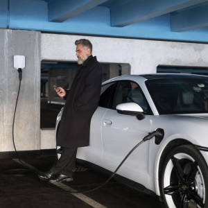 Easee 10243 Easee One 22kW 32A 3Ph Untethered Type2 Smart EV Wall Charger With Wi-Fi + Built-In eSim IP54 Black