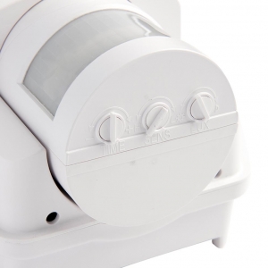 Saxby 48740 Motion White 10W IP44 GLS Security Bulkhead With 120° | 10m PIR & Frosted Prismatic Diffuser - Requires Lamp