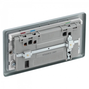 BG Electrical MC522UAC22 Metalclad 2 Gang Single Pole 13A Switched Socket With 1 x Type A + 1 x Type C USB Charging Sockets With Mounting Box 22W